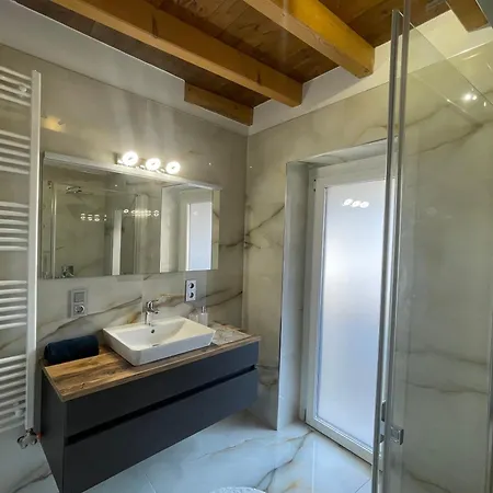 Premium 4 Szobas Erkellyel, Parkoloval Apartament Bekescsaba